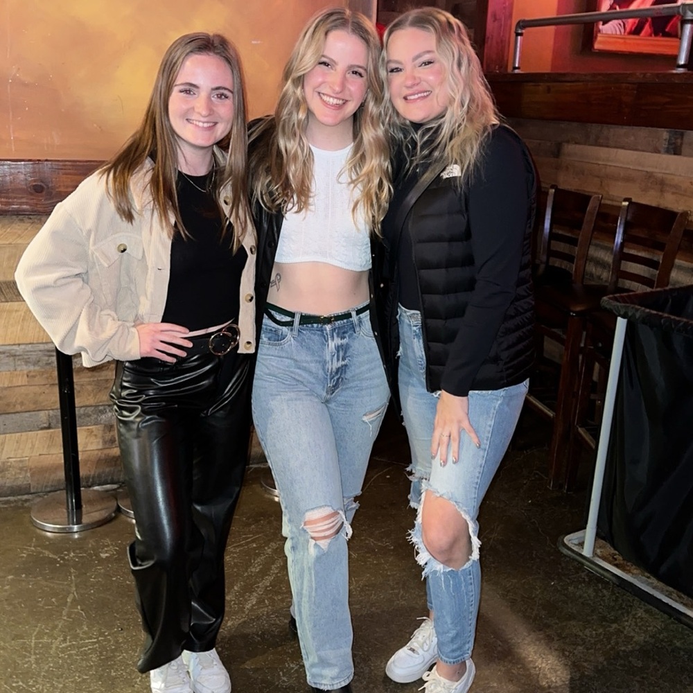 Lightwash Ripped Jeans